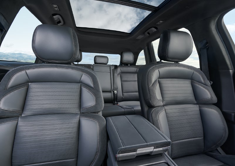 The spacious second row and available panoramic Vista Roof® is shown. | Astro Lincoln in Pensacola FL